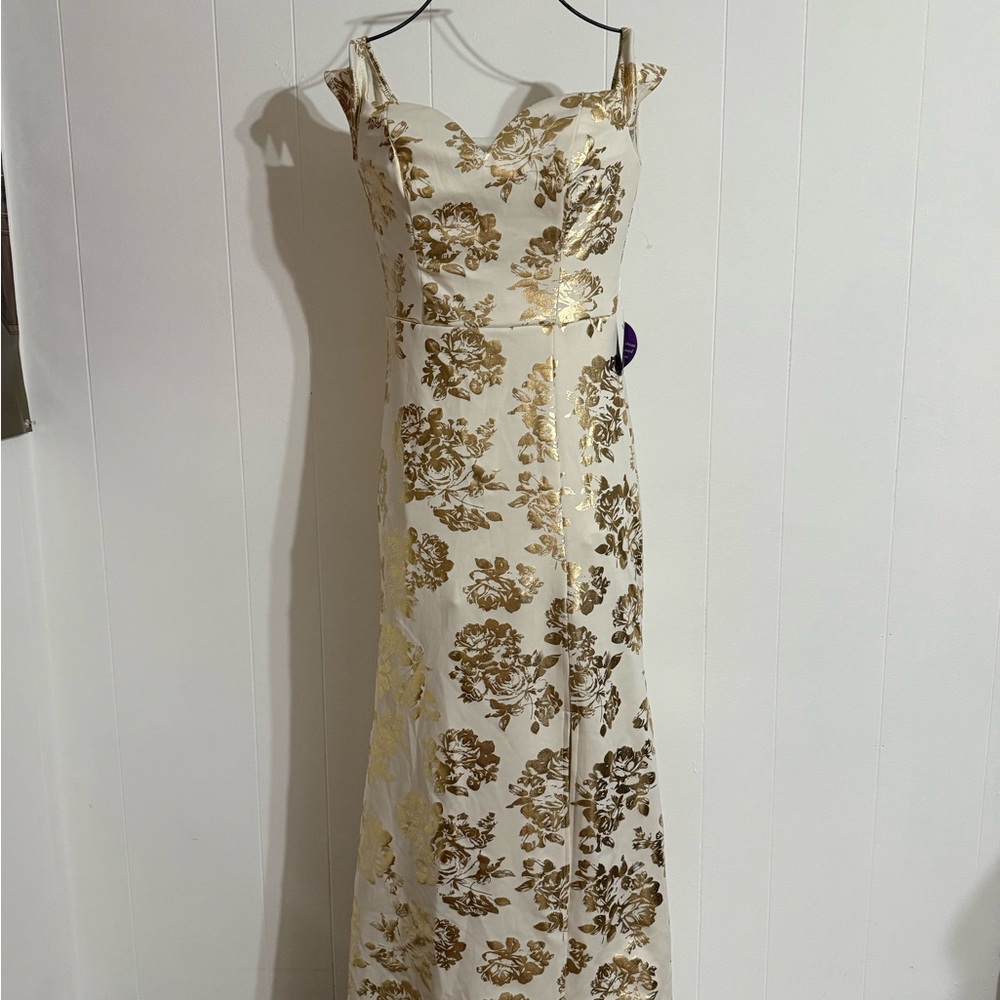 Elegant Gold Floral Evening Prom Gown